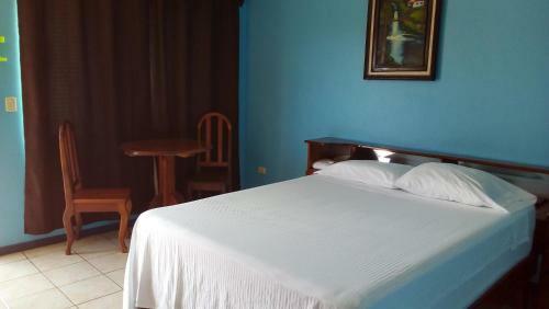 Hotel Cabinas El Tropico