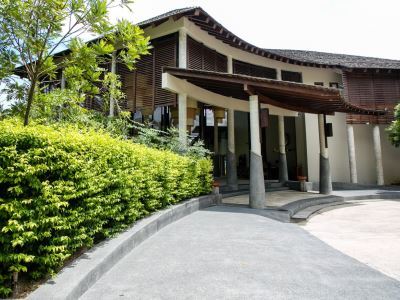 Hotel Chantaramas Resort And Spa