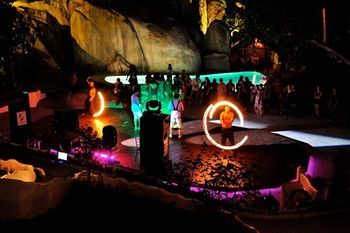 Hotel Bay Lounge & Resort