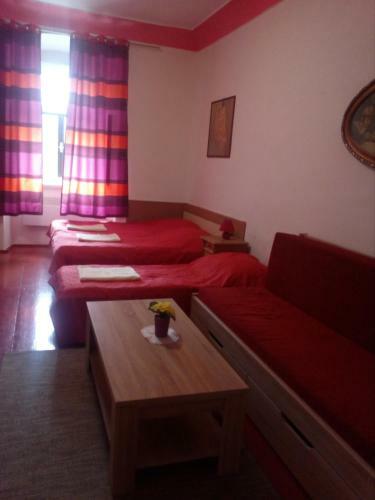 Hostal Fara Choustn�kovo Hradi?t?
