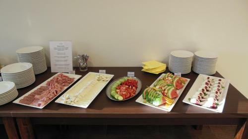 Hotel Na Farm? Cho?ovice