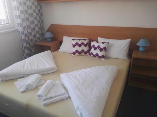 Hotel Jest?�b�
