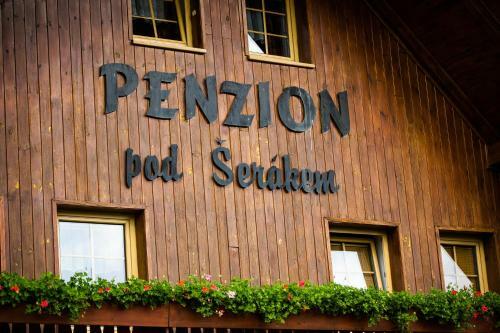 Hostal Penzion Pod ?er�kem