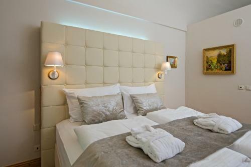 Z�mek Ratm??ice - Hotel & Resort