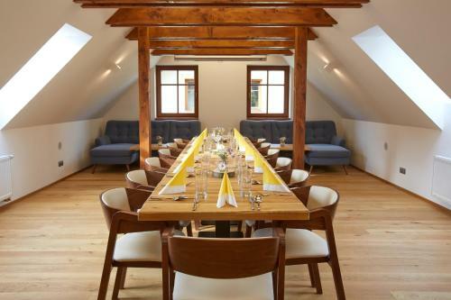 Hostal Penzion Na Kraji Lesa
