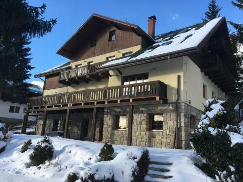 Hostal Chalet H?ebenka