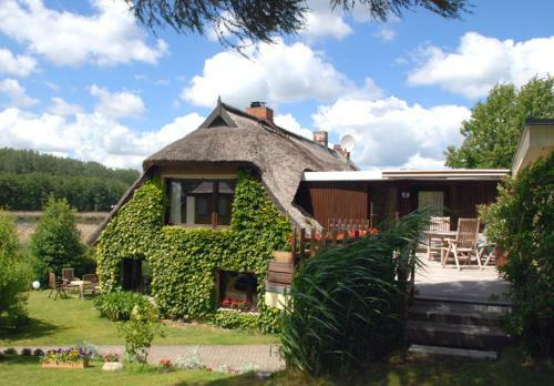 Apartamento Ferienappartements Unterm Reetdach