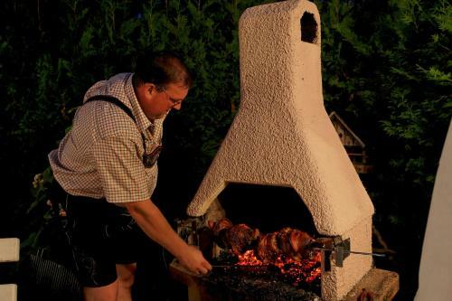 Hostal Landpension & Gasthaus Monika