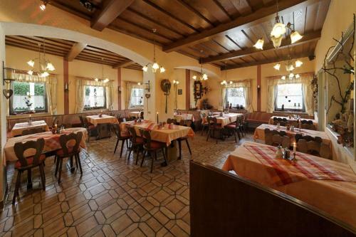 Hostal Landpension & Gasthaus Monika