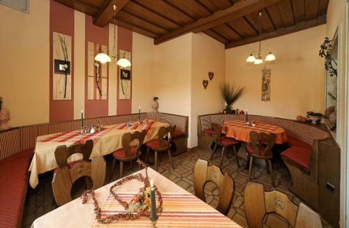 Hostal Landpension & Gasthaus Monika