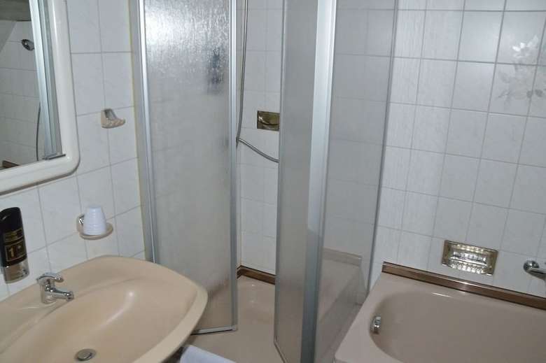 Hostal Hotel Zur Guten Quelle