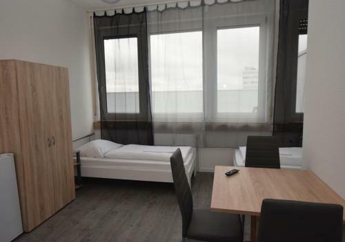 Hostal Monteurzimmer Messe Airport
