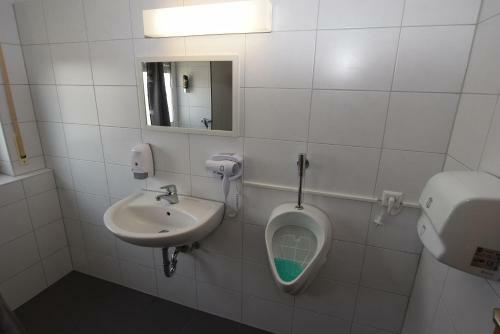 Hostal Monteurzimmer Messe Airport