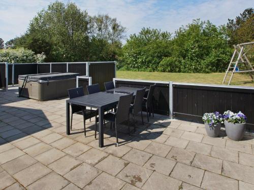 Three-bedroom Holiday Home In Tarm 12
