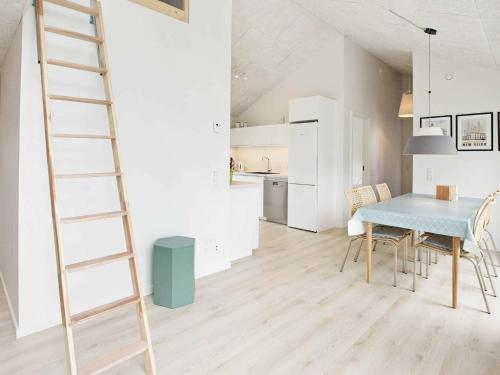 Three-bedroom Holiday Home In Tarm 12