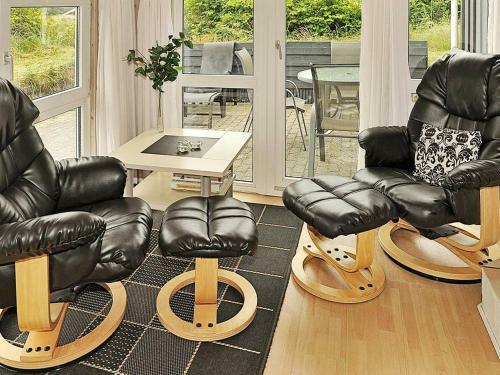 Four-bedroom Holiday Home In Henne 8