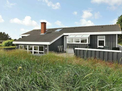 Four-bedroom Holiday Home In Henne 8