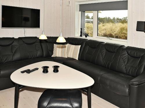 Four-bedroom Holiday Home In Henne 6