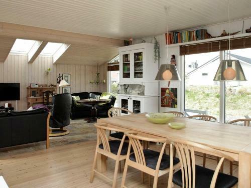 Two-bedroom Holiday Home In Henne 11
