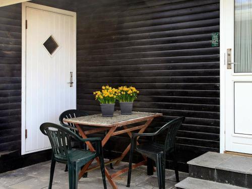 Two-bedroom Holiday Home In Henne 11