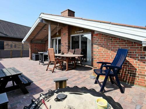 Three-bedroom Holiday Home In Henne 13