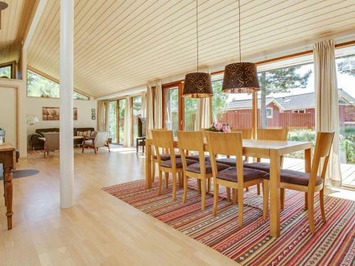 Three-bedroom Holiday Home In R�rvig 1