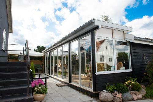 Hostal Tikob Bed & Breakfast