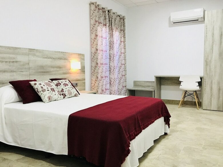 Hostal El Jardin De Las Eras