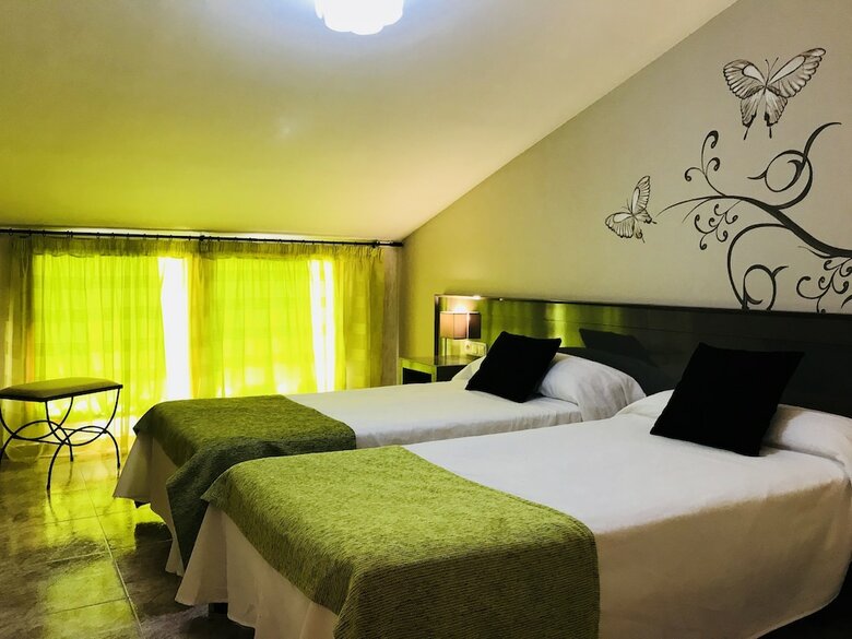 Hostal El Jardin De Las Eras