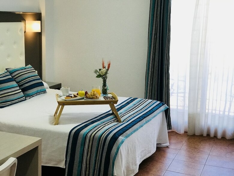Hostal El Jardin De Las Eras