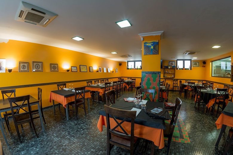 Hotel Asador O Callej�n De Belchite