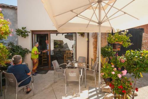 Hostal-bar Restaurante "la Fuente"