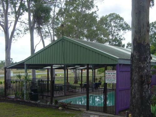Greenacres Motel / Van Park