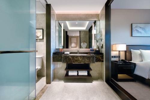 Crown Plaza Hotel Huailai