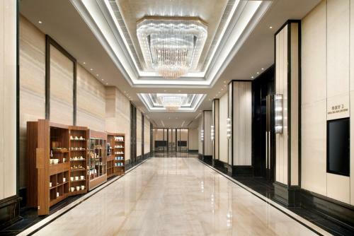 Crown Plaza Hotel Huailai