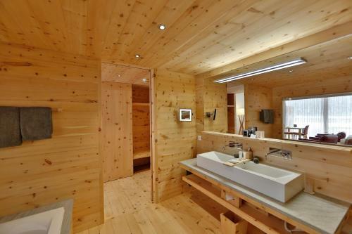 Relais & Ch�teaux In Lain Hotel Cadonau