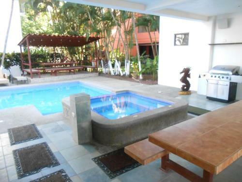6 Bedroom House With Ocean Views Hermosa Palms #110