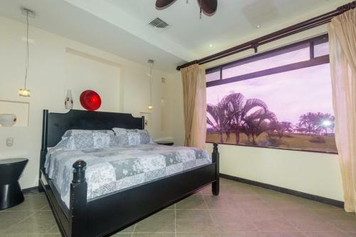 6 Bedroom House With Ocean Views Hermosa Palms #110