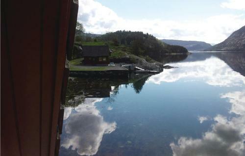 Holiday Home Hyllestad Lifjorden II