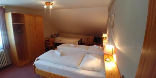 Hotel Bad Bruckhaus / Viaschweiz