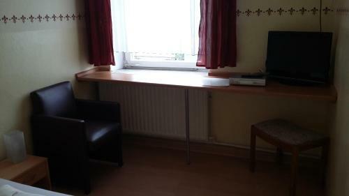 Hostal Traditionsgasthof Zum Luedertal