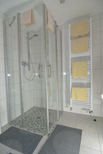 Hostal Traditionsgasthof Zum Luedertal