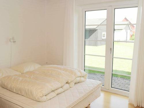 Six-bedroom Holiday Home In Bl�vand 6