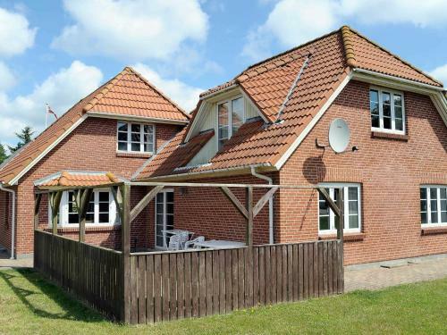 Six-bedroom Holiday Home In Bl�vand 6