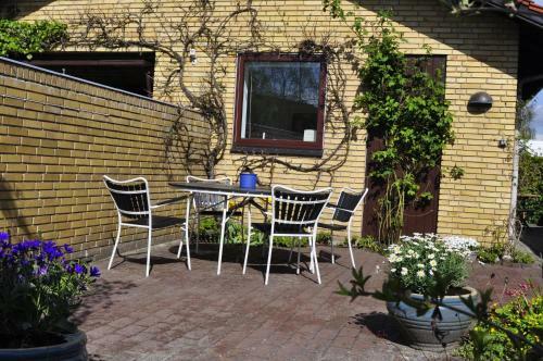 Hostal Guesthouse H�jland