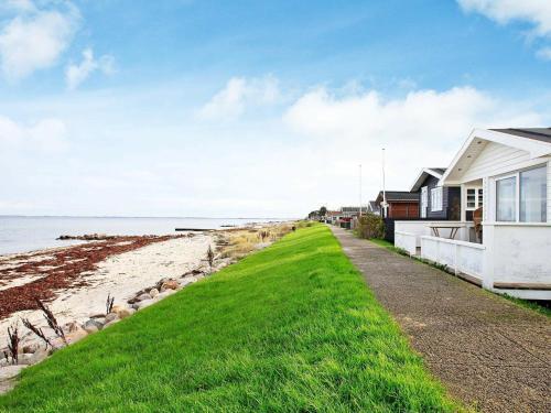 Two-bedroom Holiday Home In Otterup 8