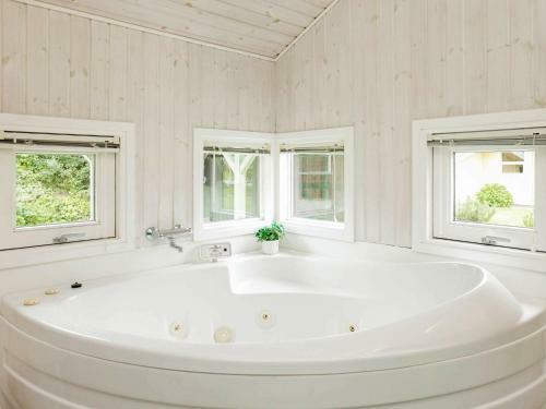 Three-bedroom Holiday Home In Otterup 6
