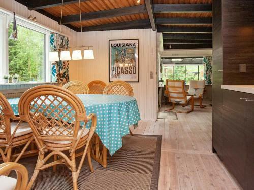 Three-bedroom Holiday Home In Str�by 3