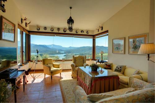 Dehesilla De Algar Villa Sleeps 8