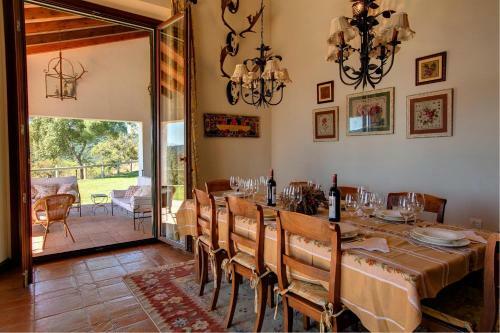 Dehesilla De Algar Villa Sleeps 8